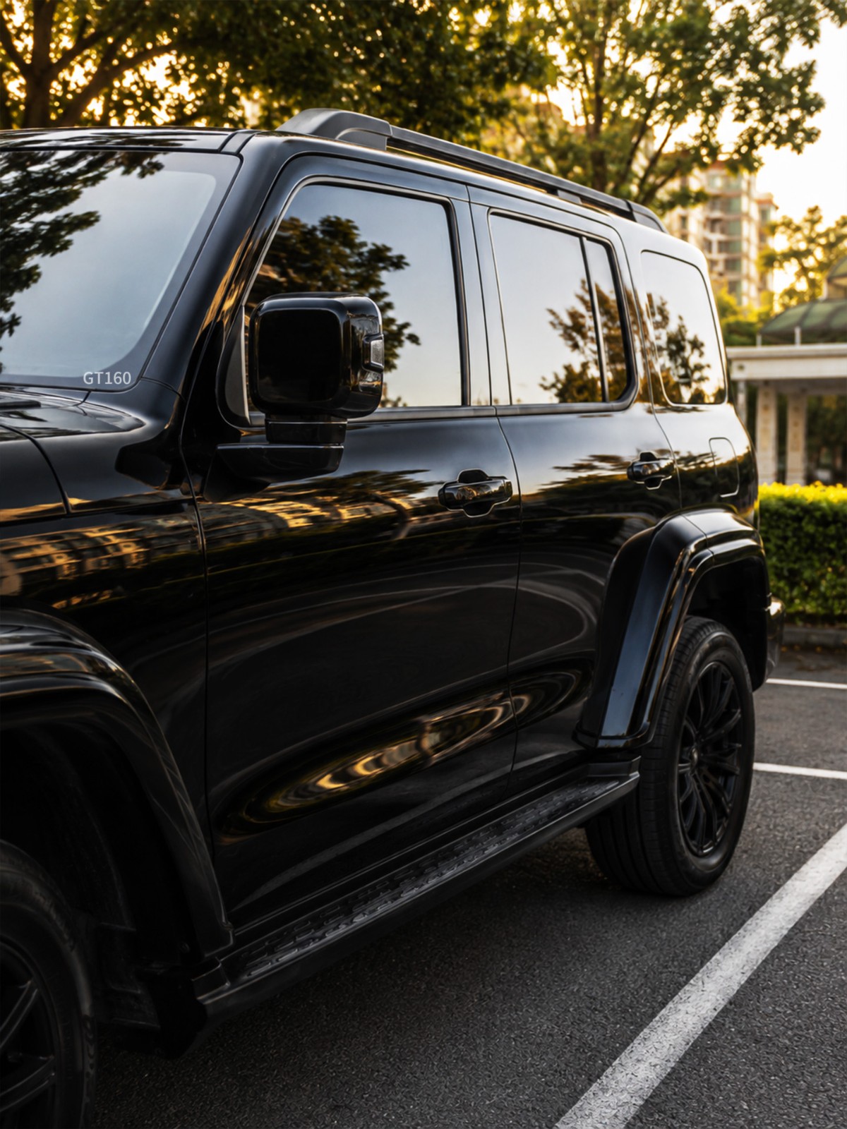 GT160 Self-Healing Piano Black